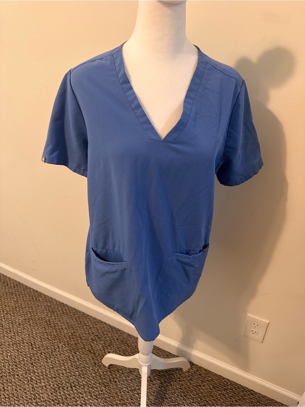 FIGS Casma Three Pocket V Neck Ceil Blue Size Medium